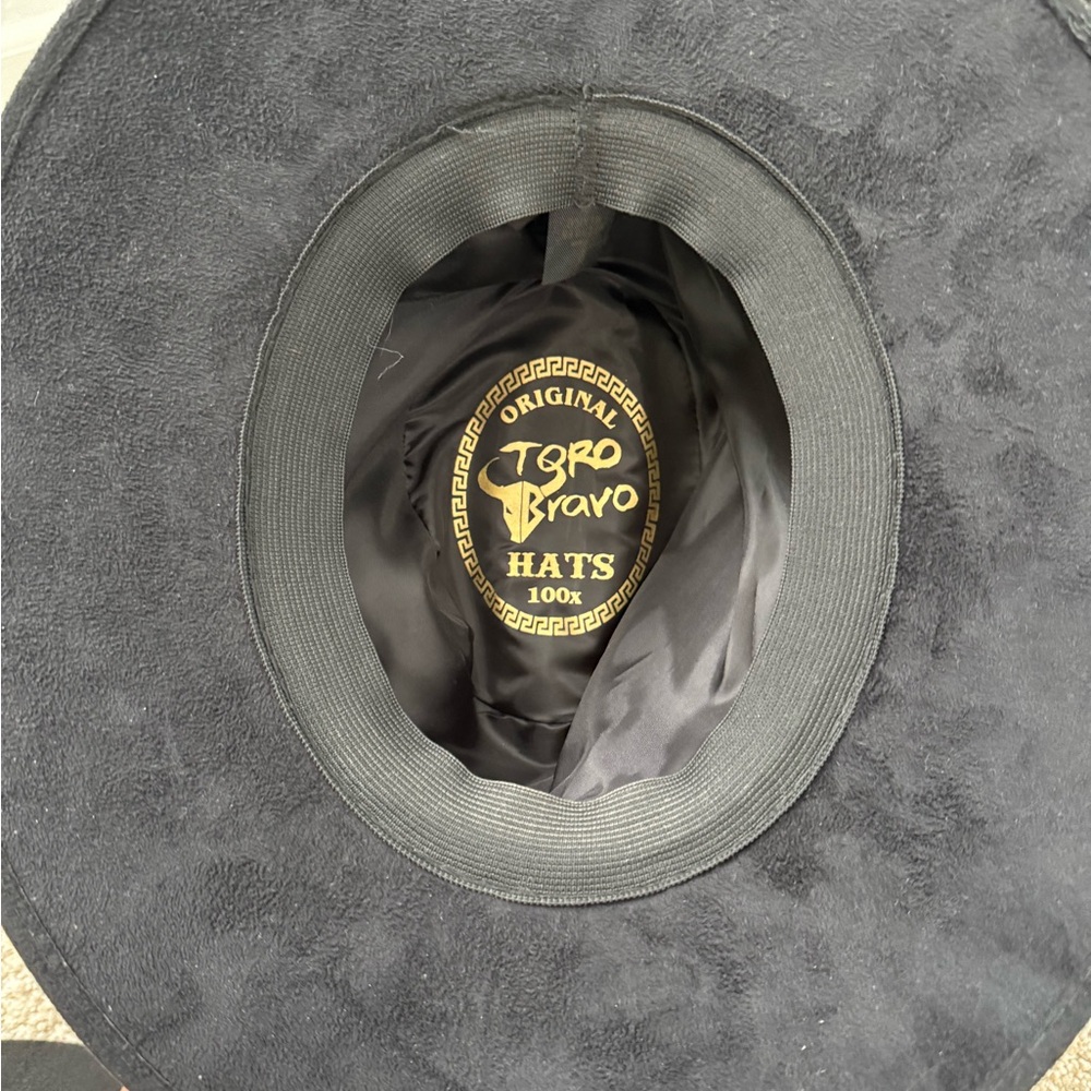Toro Bravo Black Hat